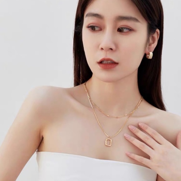 2-Piece Stacked Square Pendant Necklace - Gold - Picture 3 of 11